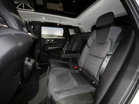 Used 2023 Volvo XC60 B5 Core image 25