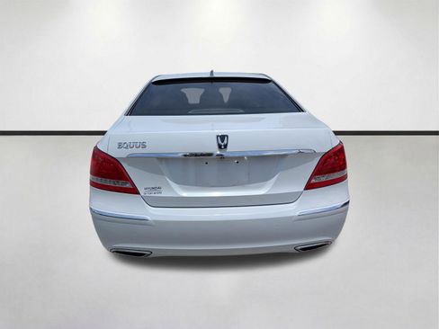 Used 2012 Hyundai Equus Signature RWD image 5