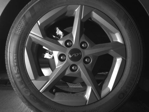 Used 2025 Kia K4 LXS image 15