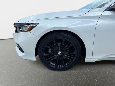 Used 2022 Honda Accord Sport image 9