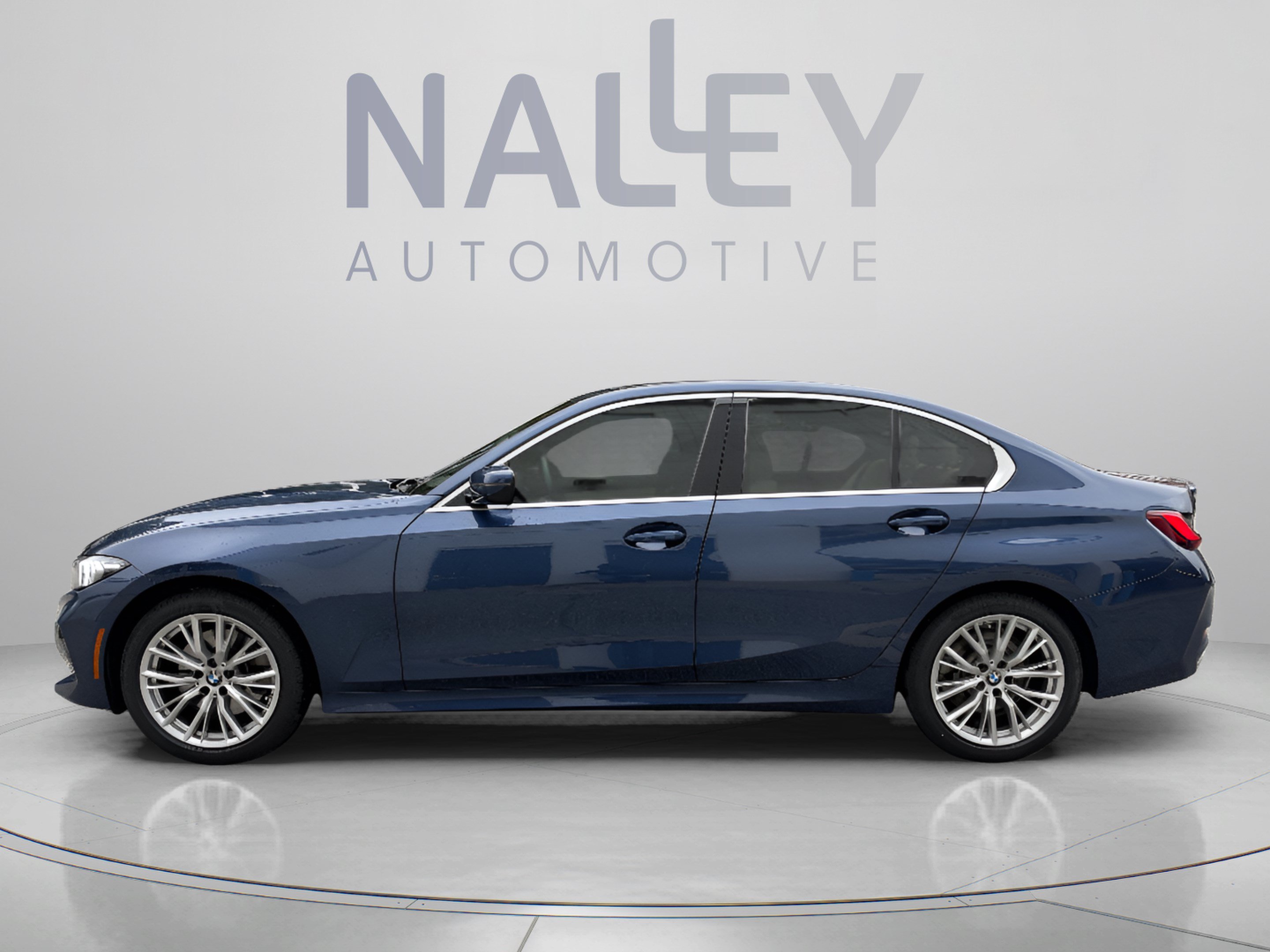 Used 2024 BMW 330i Sedan w/ Convenience Package RWD image 2