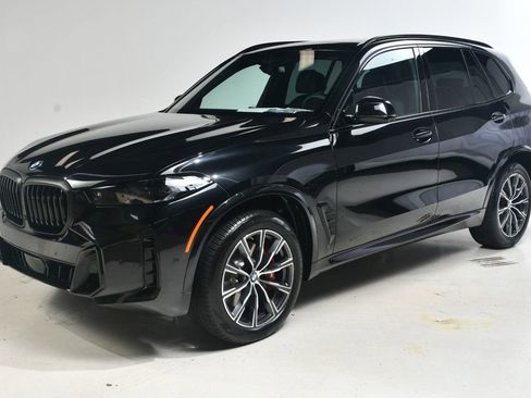 Used 2025 BMW X5 xDrive40i w/ Executive Package image 2