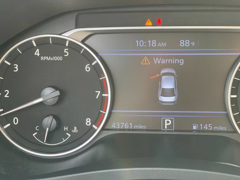 Used 2025 Nissan Altima 2.5 SV FWD image 28