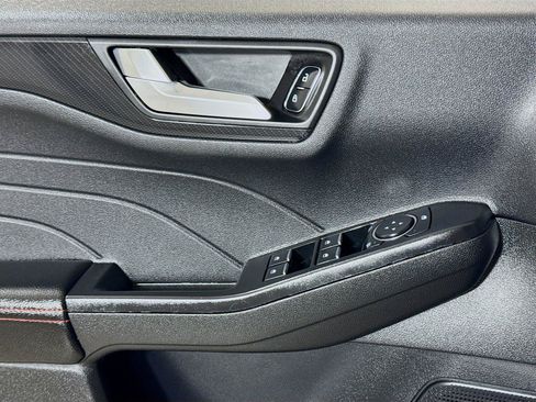 Used 2025 Ford Escape ST-Line FWD image 15