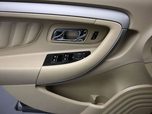 Used 2018 Ford Taurus SE image 10