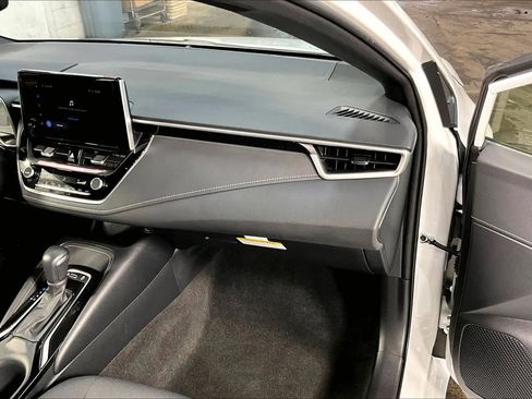 Used 2025 Toyota Corolla SE FWD image 18