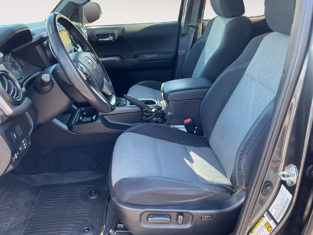 Used 2020 Toyota Tacoma TRD Off-Road w/ Technology Package AWD/4WD image 10