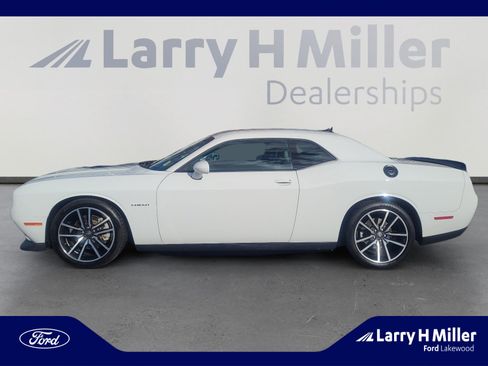 Used 2021 Dodge Challenger R/T w/ Plus Package image 2