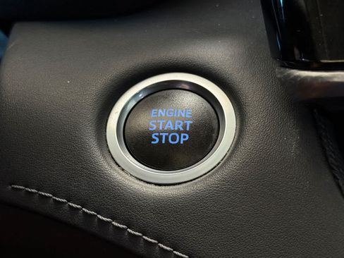 Used 2021 Toyota Highlander Platinum FWD image 25