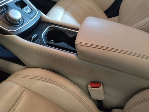 Used 2015 Chrysler 200 Limited w/ Convenience Group FWD image 26