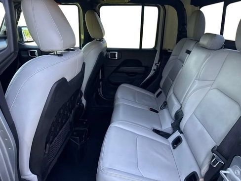 Used 2021 Jeep Gladiator Mojave AWD/4WD image 28