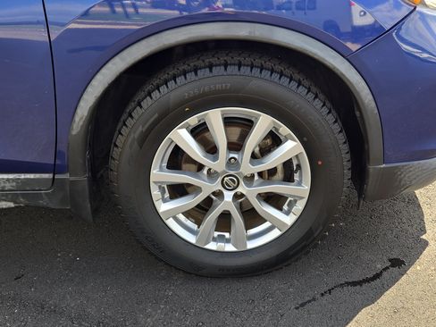 Used 2018 Nissan Rogue SV w/ Premium Package FWD image 7