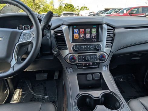 Used 2019 Chevrolet Tahoe LT w/ LT Signature Package AWD/4WD image 17