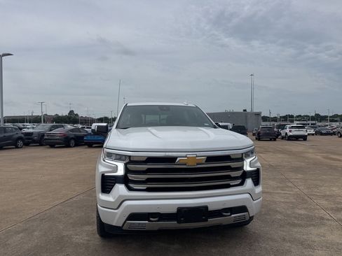 Used 2023 Chevrolet Silverado 1500 High Country w/ Technology Package AWD/4WD image 3