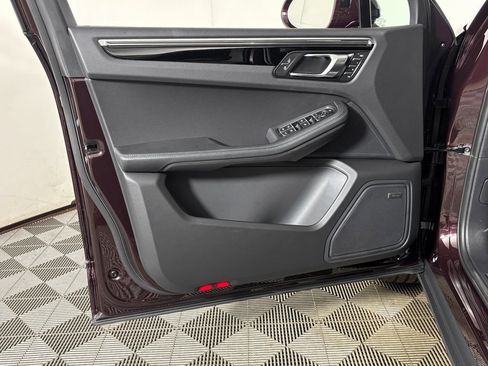 New 2026 Porsche Macan image 14