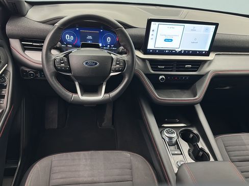 Used 2025 Ford Explorer ST-Line w/ ST-Line Street Pack AWD/4WD image 12