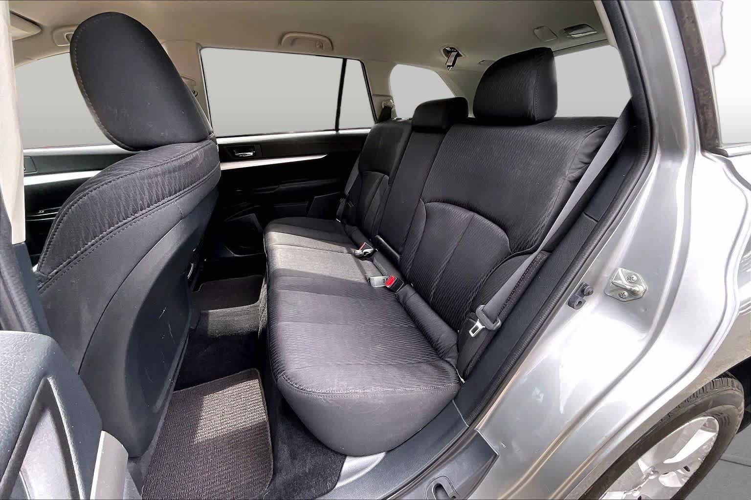 Used 2011 Subaru Outback 2.5i Premium w/ All-Weather Pkg AWD/4WD image 19