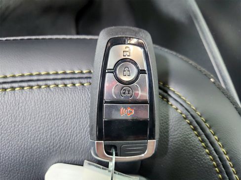 New 2025 Ford Bronco Badlands image 34