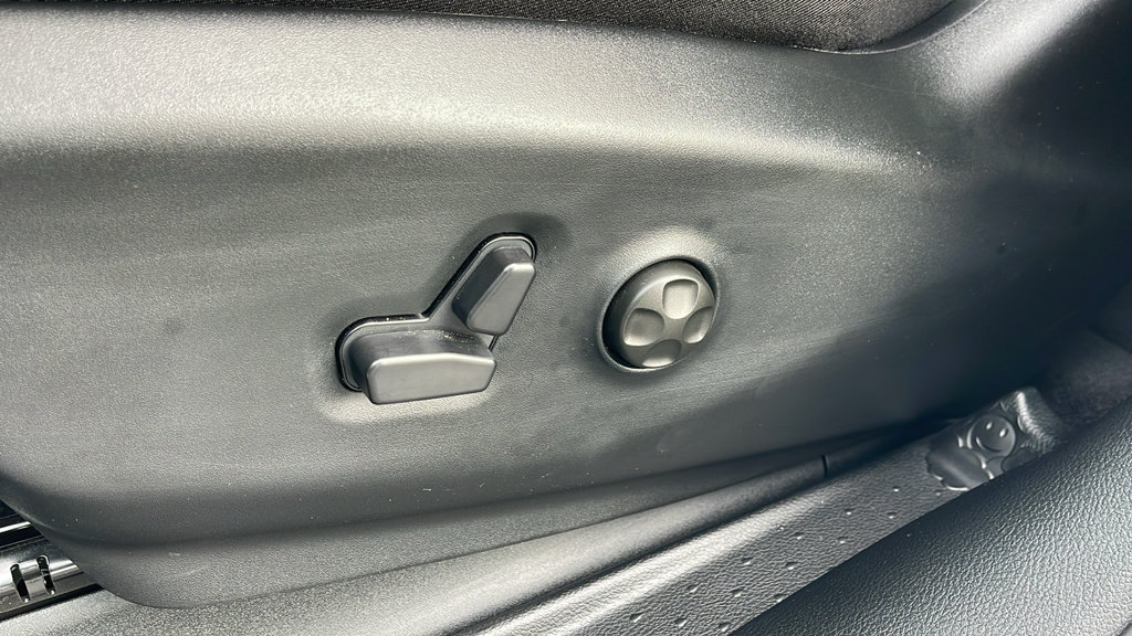 Used 2026 Chrysler Pacifica Select FWD image 19