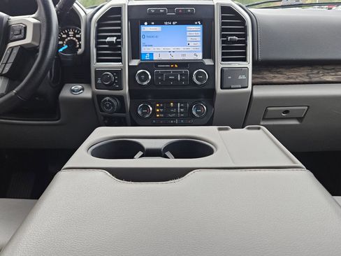 Used 2019 Ford F150 Lariat image 10
