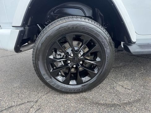 Used 2023 Jeep Wrangler Unlimited Sahara image 6