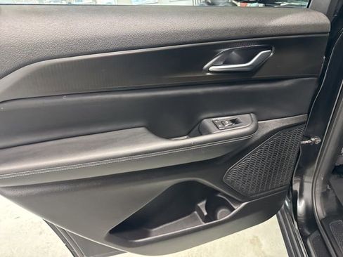 Used 2023 Jeep Grand Cherokee L Altitude image 23