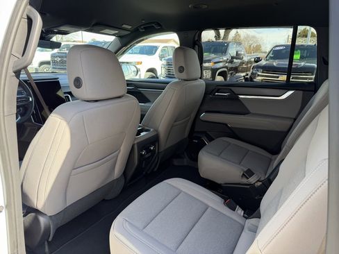 Used 2026 GMC Acadia Elevation image 13