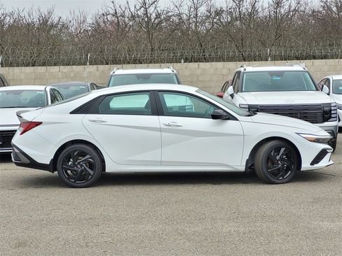 New 2026 Hyundai Elantra Sport image 3