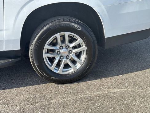 Used 2024 Chevrolet Suburban LT image 11