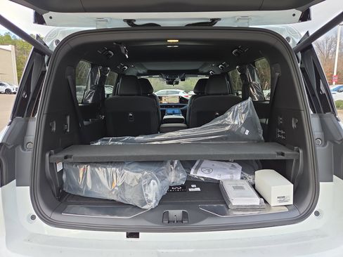 New 2026 INFINITI QX80 Autograph w/ Premium Cargo Package image 8