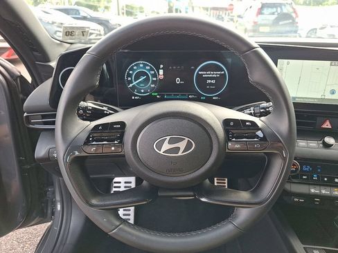 Used 2025 Hyundai Elantra SEL FWD image 20