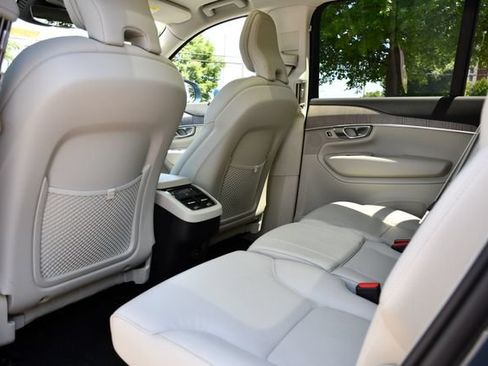 Used 2024 Volvo XC90 B6 Plus w/ Protection Package Premier AWD/4WD image 19