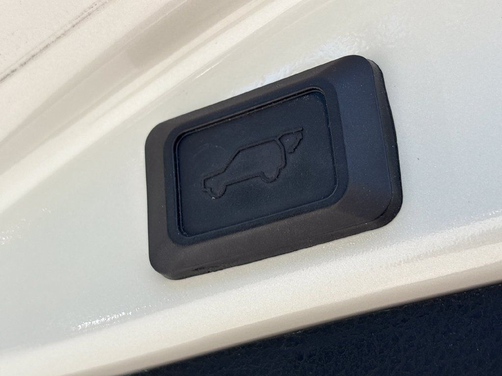 Used 2014 Toyota RAV4 Limited w/ Technology Package AWD/4WD image 29
