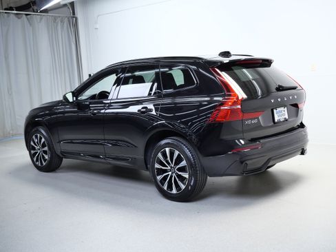 Used 2025 Volvo XC60 B5 Core AWD/4WD image 11