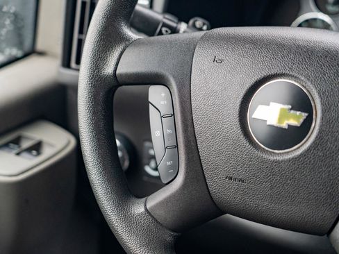 Used 2017 Chevrolet Express 3500 LT w/ LT Preferred Equipment Group RWD image 23