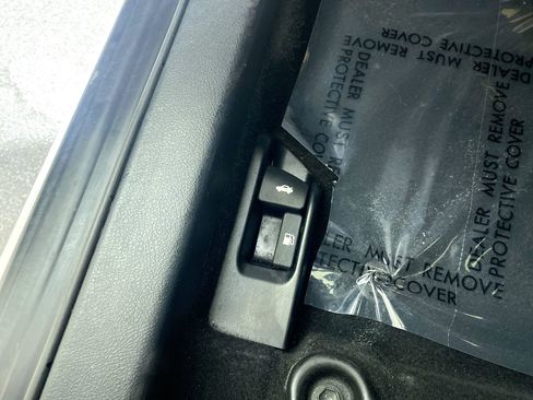 Used 2015 Toyota Camry LE image 10