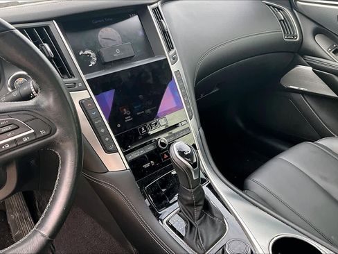 Used 2017 INFINITI Q60 w/ Cargo Package image 5