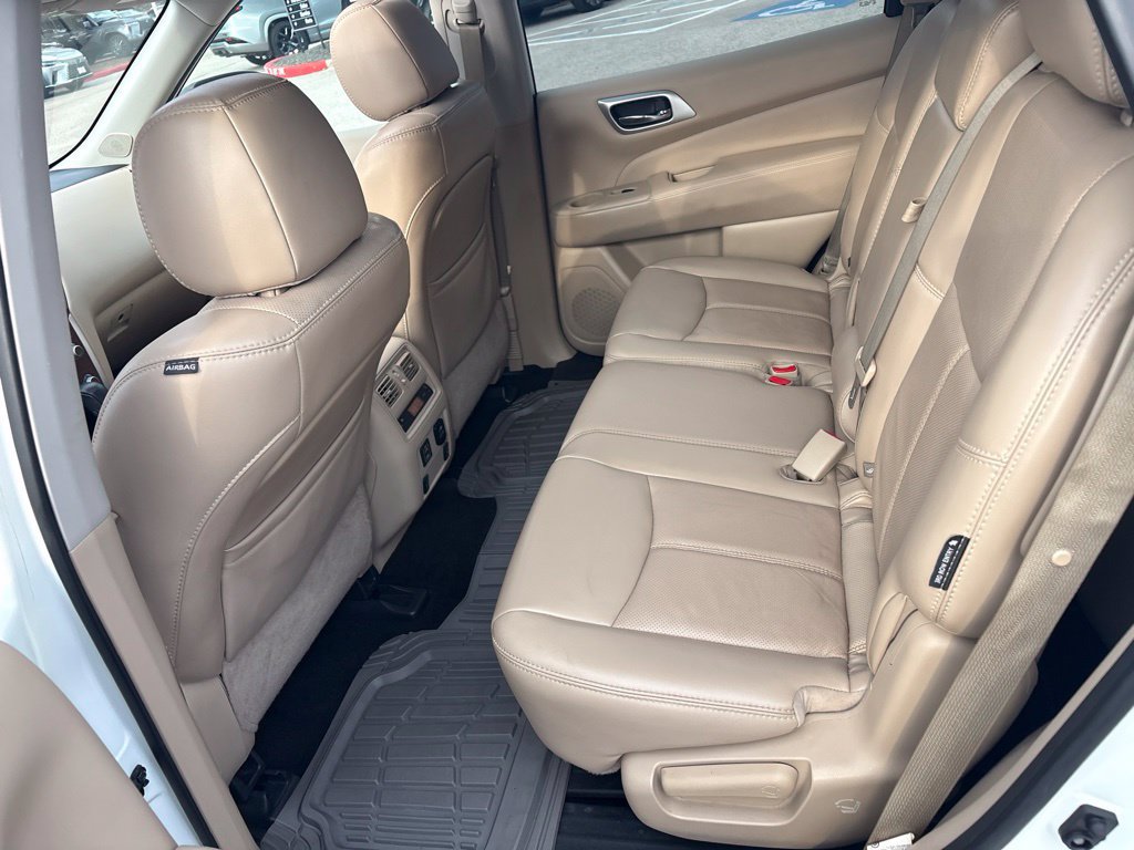Used 2018 Nissan Pathfinder Platinum FWD image 21