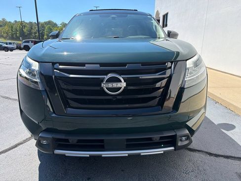 Used 2022 Nissan Pathfinder SL w/ SL Premium Package FWD image 5