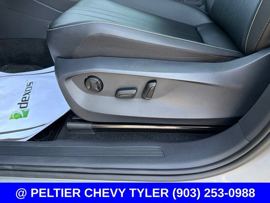 Used 2023 Volkswagen Tiguan SE w/ Panoramic Sunroof Package FWD image 16