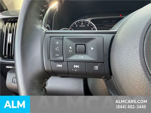 Used 2025 Nissan Pathfinder SV FWD image 26