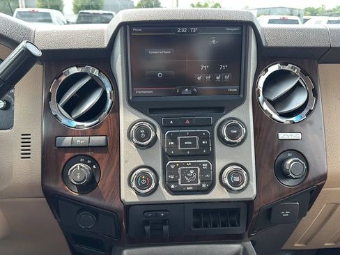 Used 2016 Ford F250 Lariat w/ Lariat Ultimate Package AWD/4WD image 28
