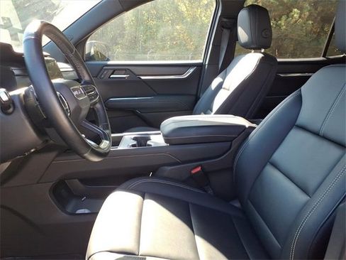 Used 2024 GMC Acadia Elevation image 14