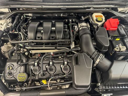 Used 2017 Ford Taurus Limited FWD image 28