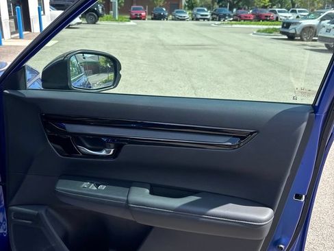 Used 2025 Honda CR-V EX-L image 9