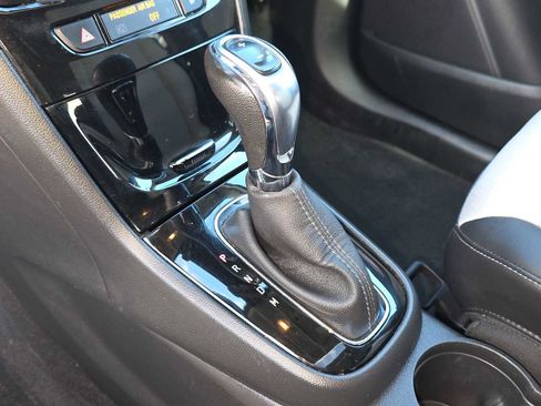 Used 2021 Buick Encore Preferred w/ Safety Package II image 20