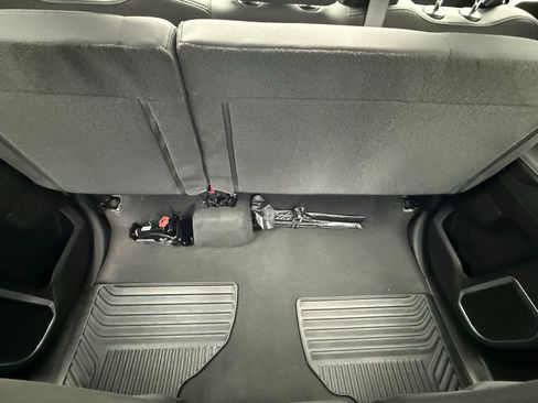 Used 2024 GMC Sierra 1500 Elevation image 32