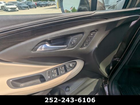Used 2020 Buick Envision Essence FWD image 14