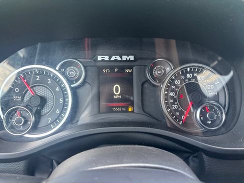Used 2025 RAM 1500 Big Horn AWD/4WD image 2