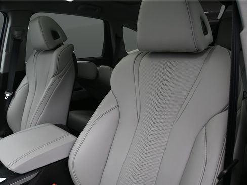 Certified 2026 Acura MDX FWD w/ Technology Package image 29